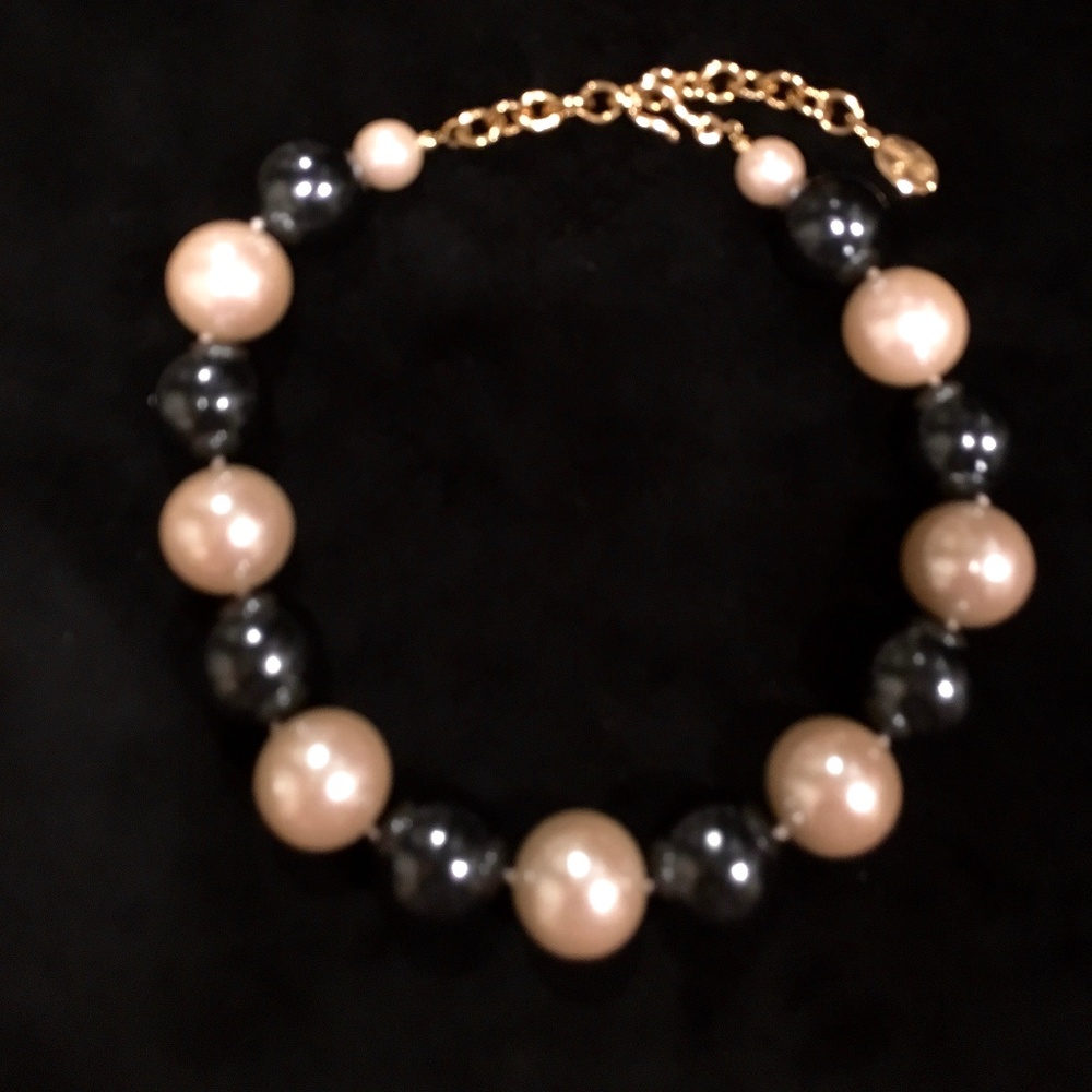 Vintage Carolee Black and White Pearl Necklace